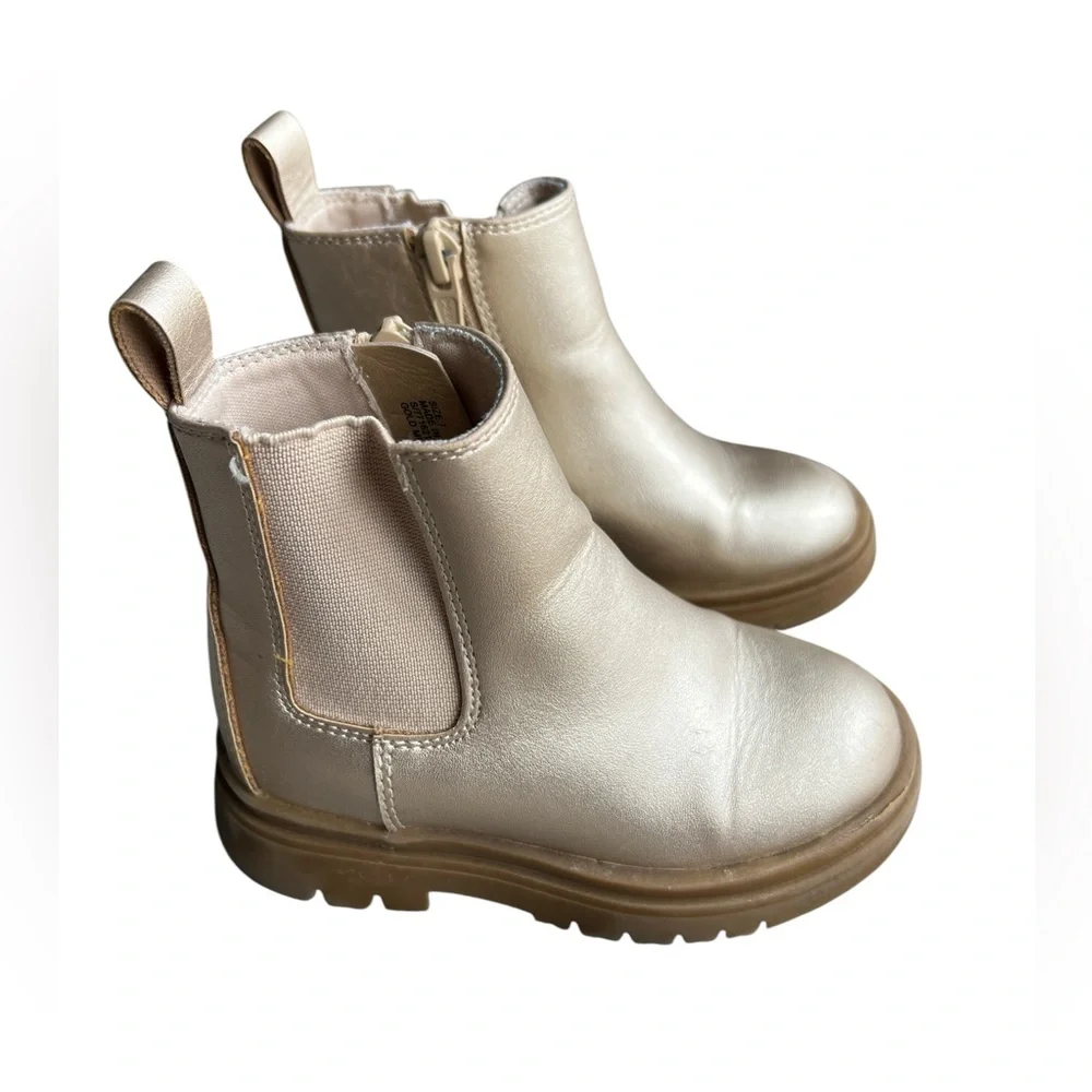 Metallic Gold Girls Chelsea Boots Size 7‎
